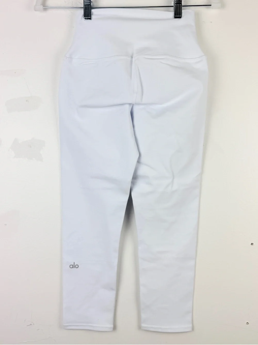 Alo High Waist Airbrush Capri Leggings XS Workout Yoga Athleisure Clean Girl